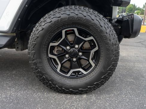 Used 2023 Jeep Wrangler Unlimited Sahara w/ Safety Group AWD/4WD image 11