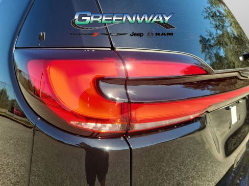 New 2026 Chrysler Pacifica Limited image 6