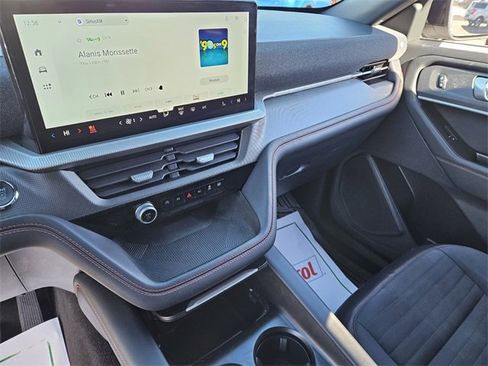 Used 2025 Ford Explorer ST-Line w/ ST-Line Street Pack image 21