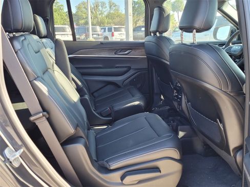 New 2025 Jeep Grand Cherokee L Limited w/ Luxury Tech Group II image 14