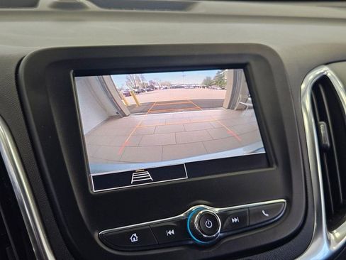 Used 2022 Chevrolet Equinox LT w/ Driver Convenience Package FWD image 19