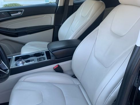 Used 2022 Ford Edge Titanium image 7