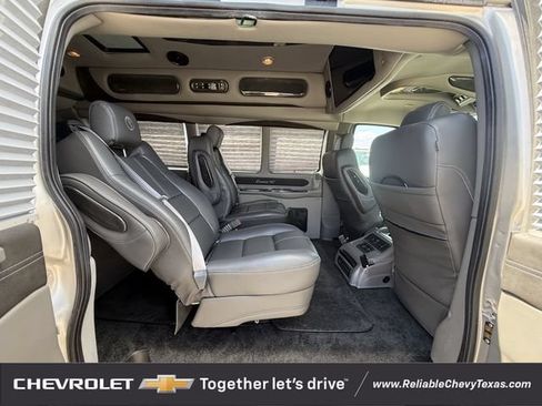 Used 2018 GMC Savana 2500 w/ Enhanced Convenience Package RWD image 28