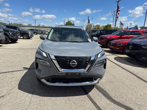 Used 2023 Nissan Rogue Platinum w/ Platinum Premium Package AWD/4WD image 2