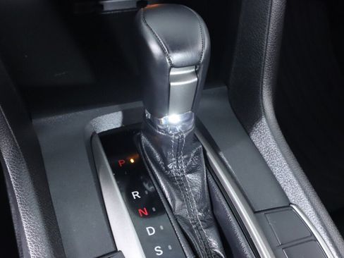 Used 2017 Honda Civic Sport image 21