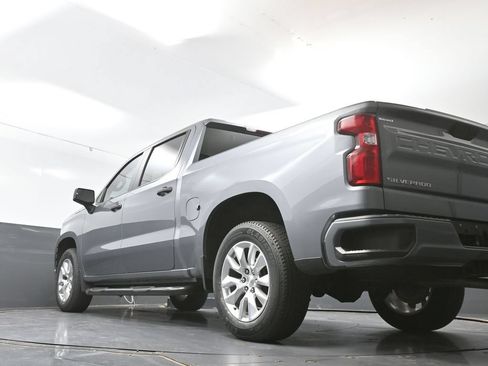 Used 2021 Chevrolet Silverado 1500 Custom w/ Safety Confidence Package RWD image 31