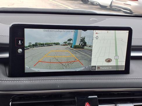 Used 2025 Genesis G70 2.5T image 4