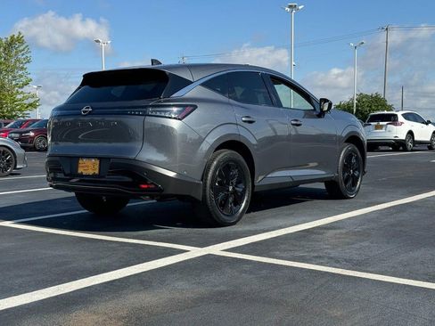 Used 2025 Nissan Murano SV image 3