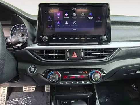 Used 2022 Kia Forte GT-Line w/ GT-Line Premium Package image 11