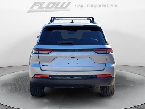 Used 2023 Jeep Grand Cherokee Altitude image 8