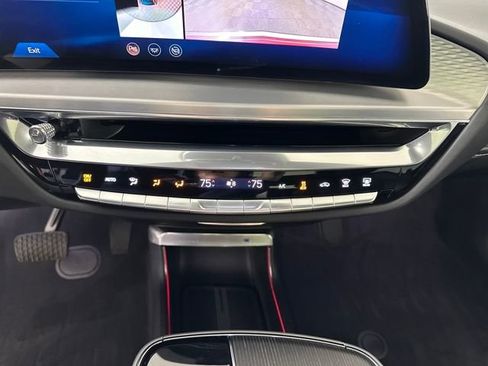 Used 2024 Cadillac Lyriq Luxury image 23