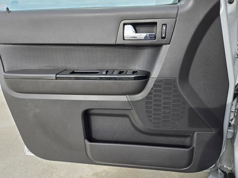 Used 2011 Ford Escape Limited w/ 302A Rapid Spec Order Code image 19