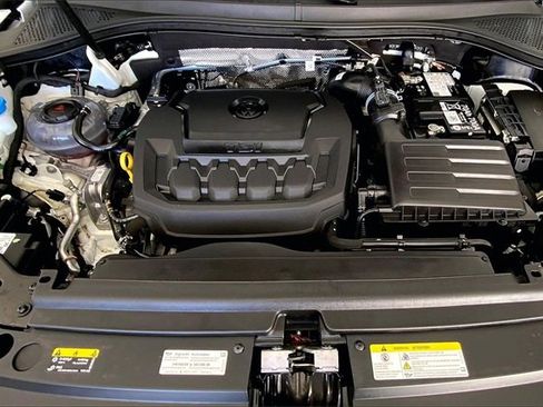 Used 2024 Volkswagen Tiguan SE R-Line image 10