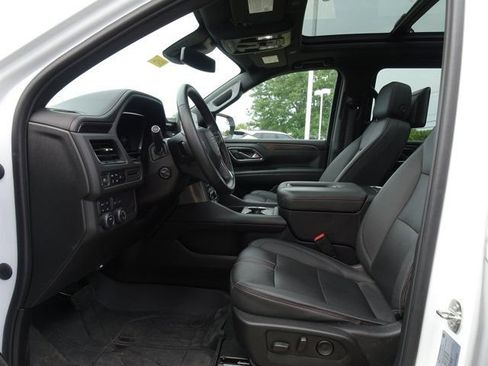 Used 2023 Chevrolet Suburban RST w/ Sport Performance Package AWD/4WD image 12