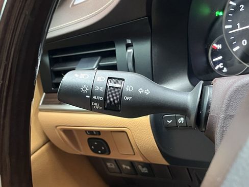 Used 2018 Lexus ES 350 w/ Luxury Package w/Wood Trim FWD image 15