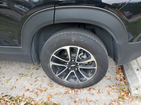 Used 2024 Chevrolet TrailBlazer LT image 5