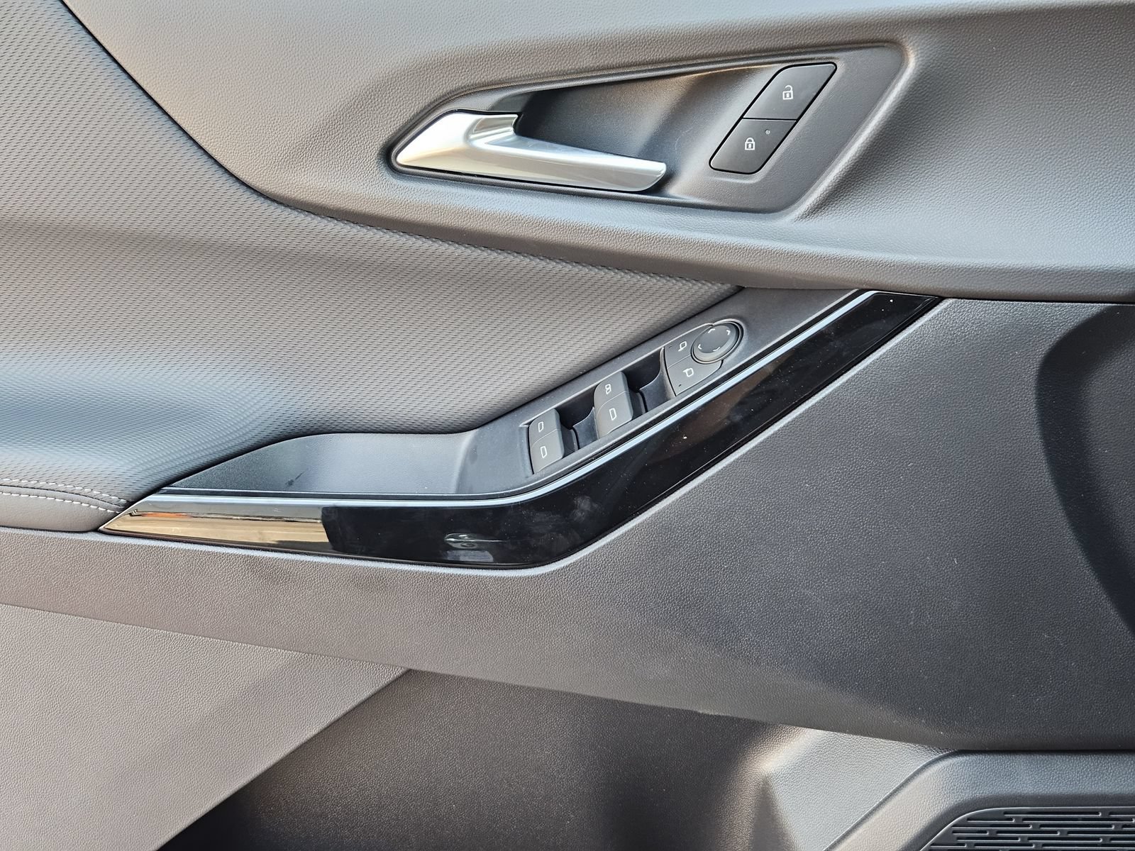 New 2027 Chevrolet Equinox LT FWD image 22