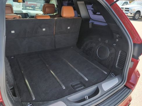 Used 2014 Jeep Grand Cherokee SRT8 w/ Luxury Group II AWD/4WD image 18