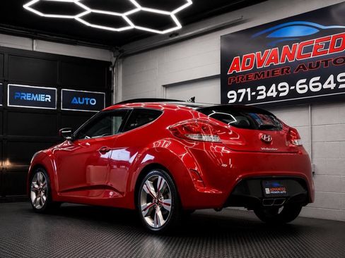 Used 2013 Hyundai Veloster w/ Tech Pkg FWD image 5