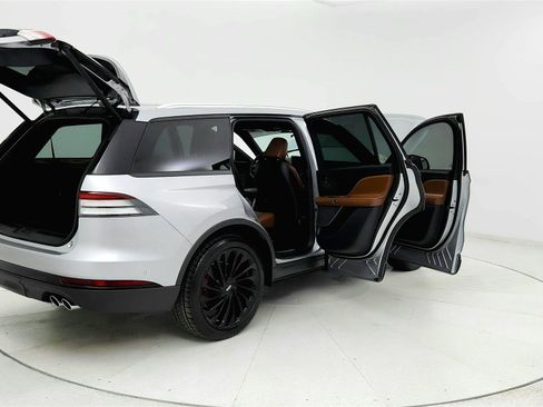 Used 2021 Lincoln Aviator Reserve w/ Equipment Group 201A image 11