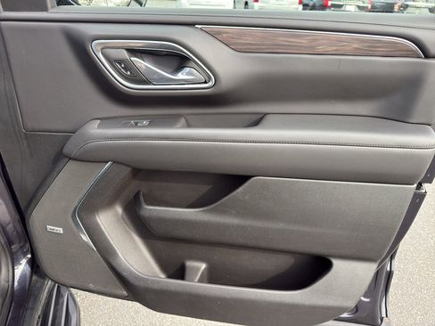 Used 2024 Chevrolet Suburban LT image 36