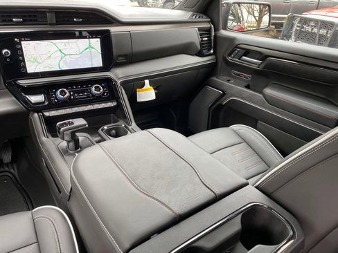 Used 2025 GMC Sierra 1500 AT4X image 17