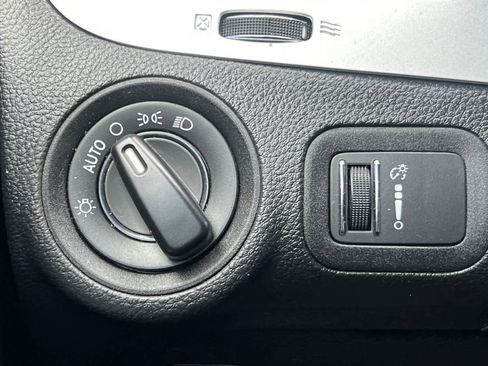 Used 2018 Dodge Journey SE w/ Connectivity Group FWD image 29