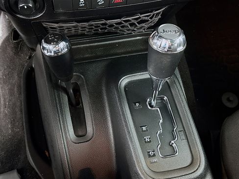 Used 2017 Jeep Wrangler Unlimited Sport image 19