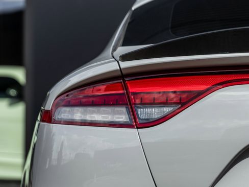 Used 2022 Kia Stinger GT2 image 12