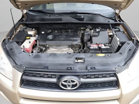 Used 2012 Toyota RAV4 4WD w/ Value Pkg image 9