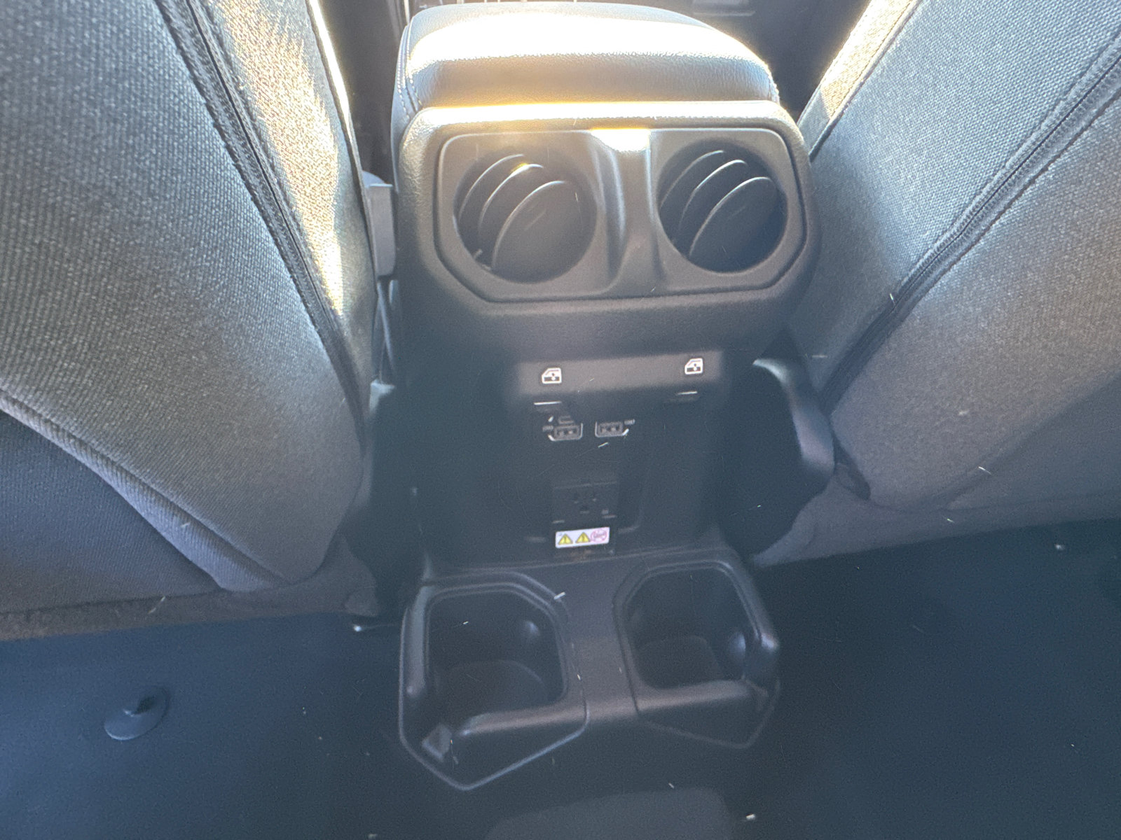 Used 2026 Jeep Wrangler Unlimited Sahara AWD/4WD image 23