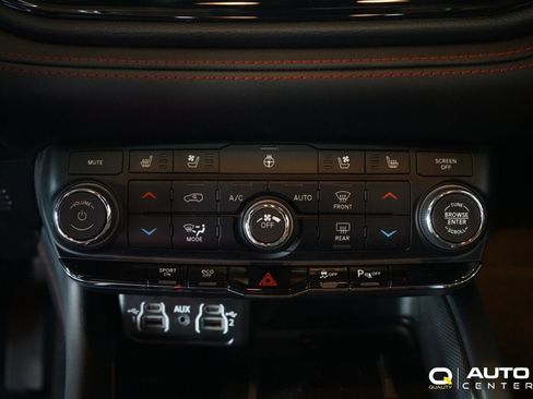 Used 2025 Dodge Durango R/T w/ Blacktop Package image 25