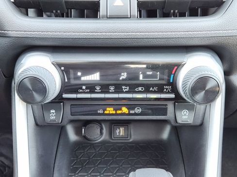 Certified 2025 Toyota RAV4 LE image 18