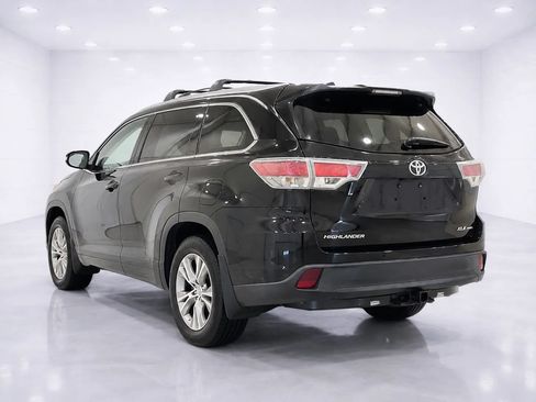 Used 2015 Toyota Highlander XLE AWD/4WD image 3