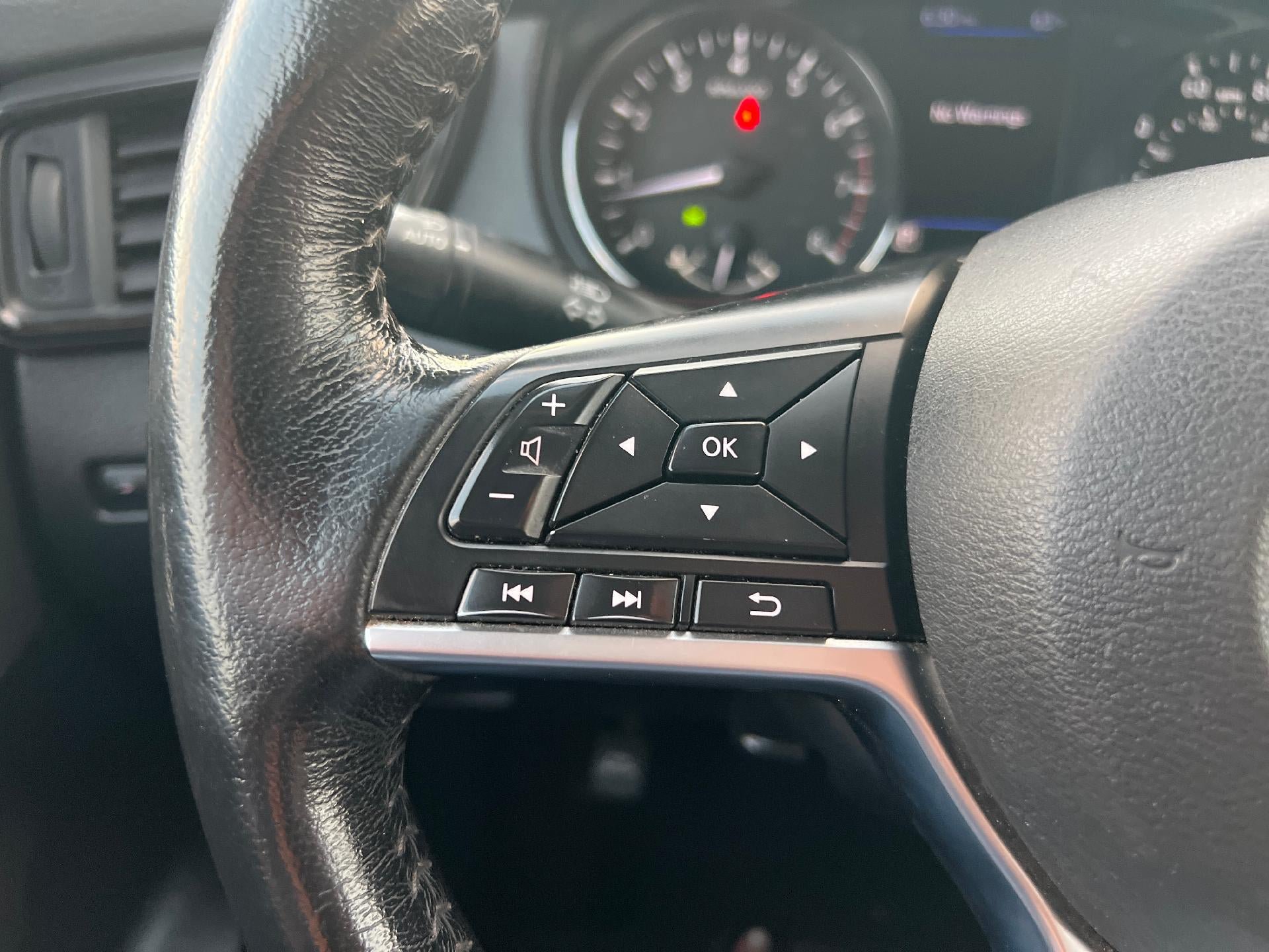 Used 2018 Nissan Rogue SV w/ Premium Package AWD/4WD image 19