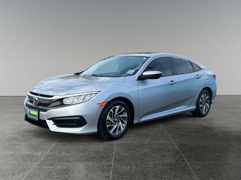 Used 2017 Honda Civic EX image 4
