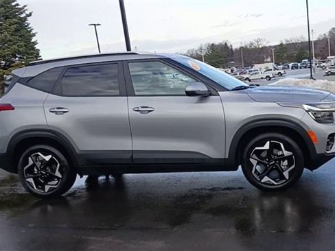 Certified 2025 Kia Seltos S image 4