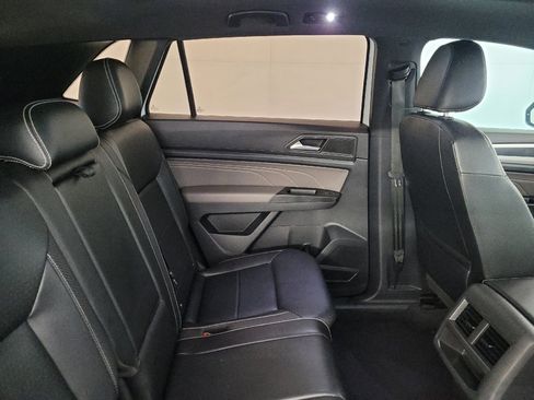 Used 2021 Volkswagen Atlas Cross Sport SE w/ Panoramic Sunroof Package FWD image 19