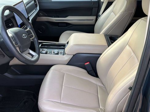 Used 2022 Ford Expedition XLT AWD/4WD image 5