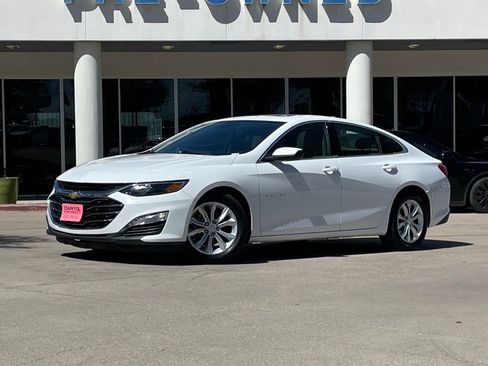 Used 2024 Chevrolet Malibu LT image 2