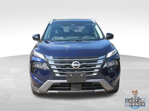 Certified 2025 Nissan Rogue SL w/ SL Premium Package FWD image 11