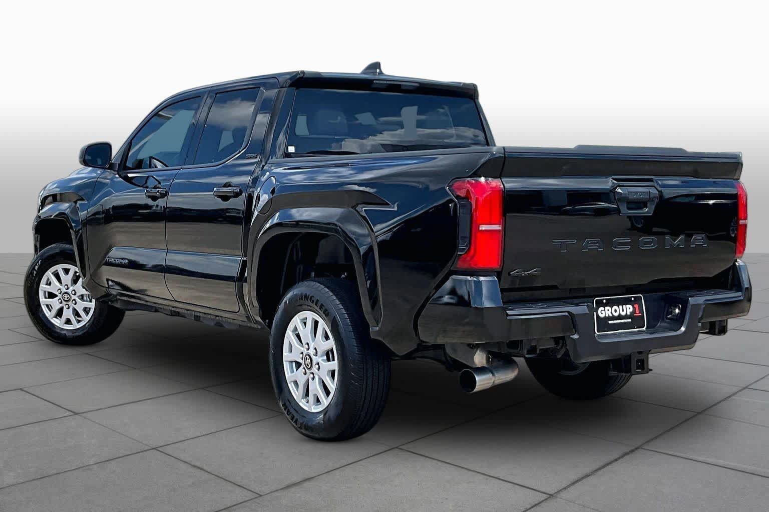 Used 2026 Toyota Tacoma SR5 AWD/4WD image 12