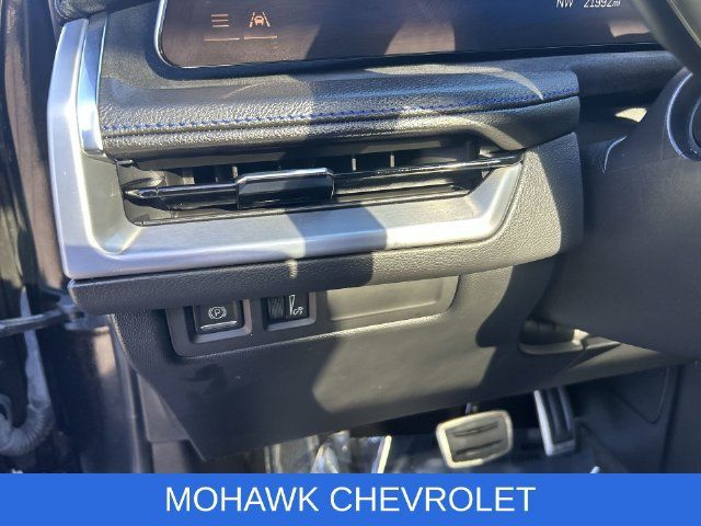 Used 2024 Cadillac XT4 Sport w/ Cold Weather Package AWD/4WD image 10