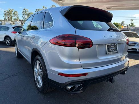 Used 2016 Porsche Cayenne S AWD/4WD image 21