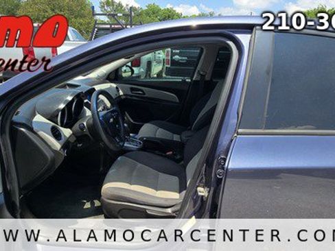 Used 2013 Chevrolet Cruze LS FWD image 30