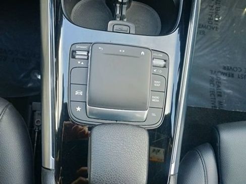 Used 2023 Mercedes-Benz GLA 250 4MATIC image 28