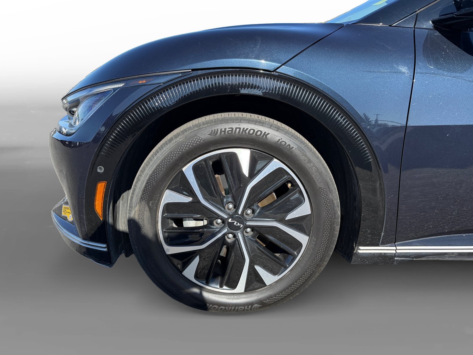 Used 2022 Kia EV6 Wind w/ Wind Technology Package AWD/4WD image 9