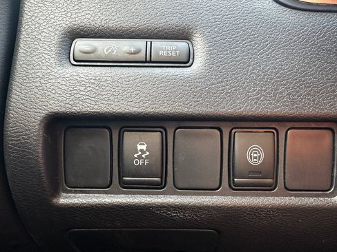 Used 2023 Nissan Murano SV image 17