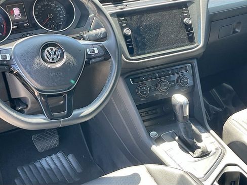 Used 2020 Volkswagen Tiguan SE FWD image 22