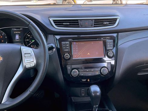 Used 2016 Nissan Rogue SL image 8